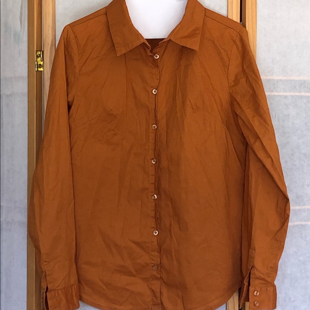 Zenana Outfitters Shirt Top in golden orange rust. Size S/M